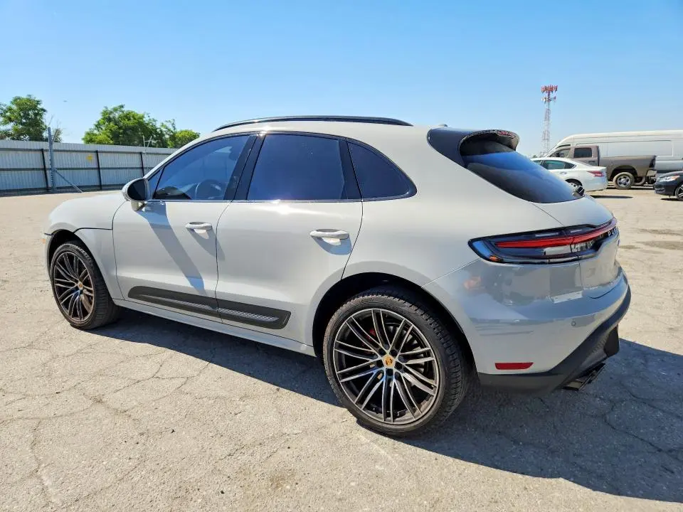 2024 PORSCHE MACAN S  