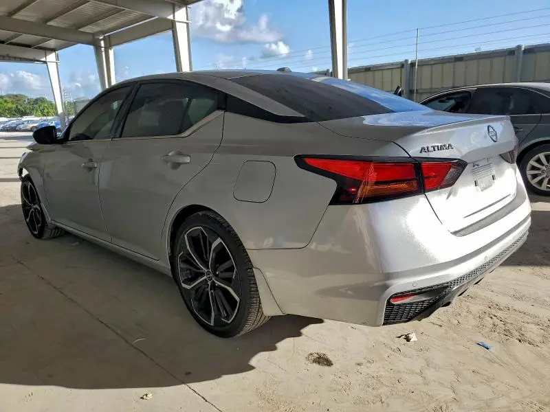 2024 NISSAN ALTIMA SR  