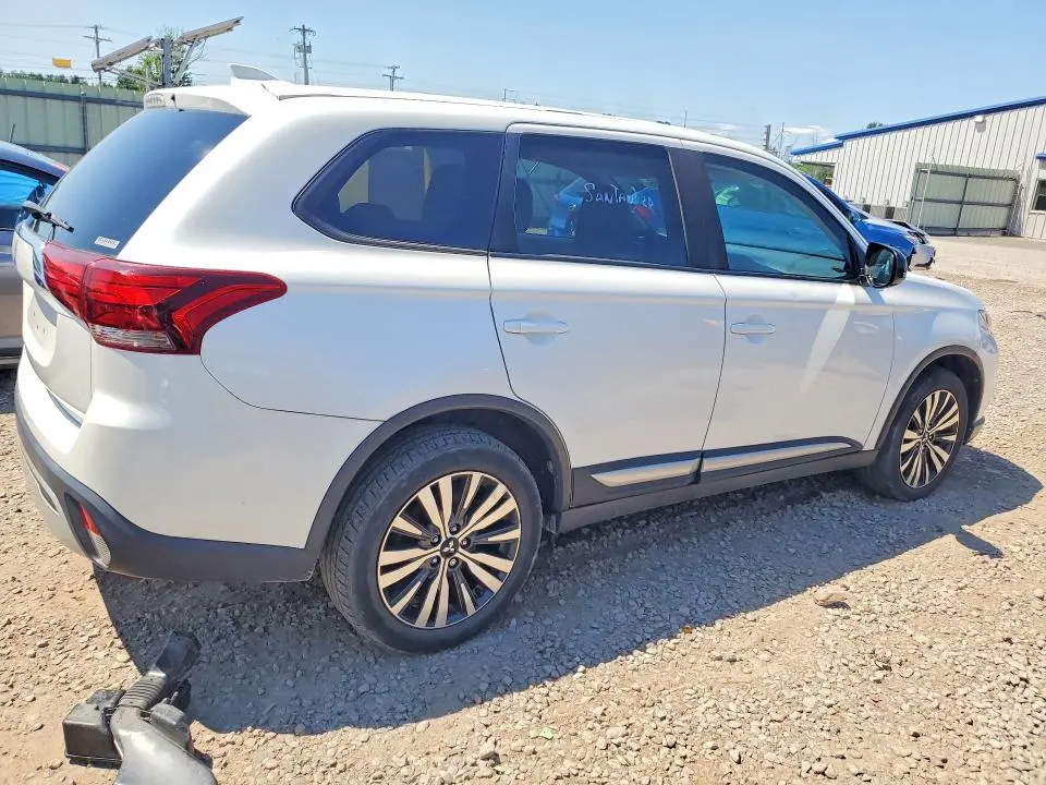 2020 MITSUBISHI OUTLANDER SE  
