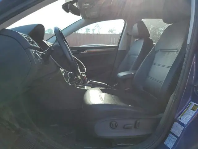 2017 VOLKSWAGEN PASSAT SE