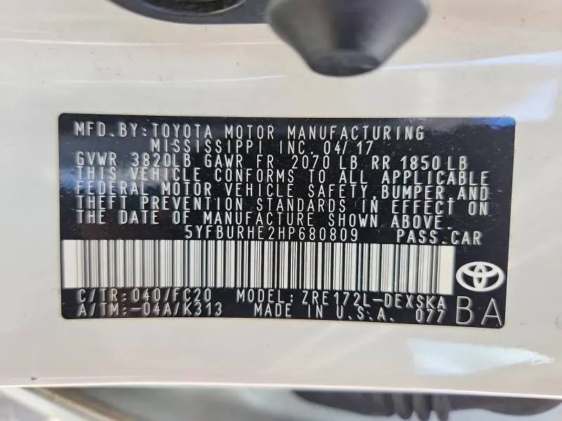 2017 TOYOTA COROLLA SE  