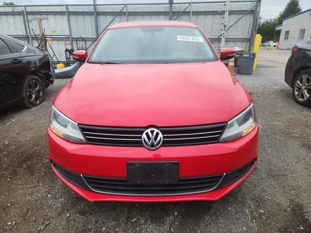 2013 VOLKSWAGEN JETTA SE  