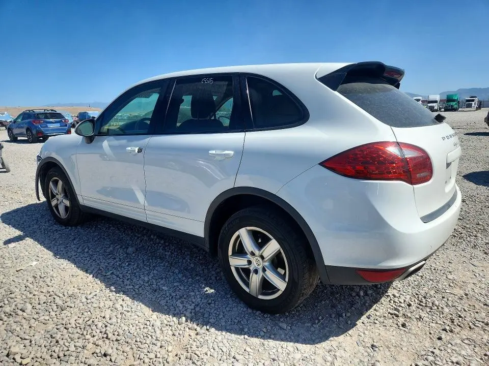 2014 PORSCHE CAYENNE   