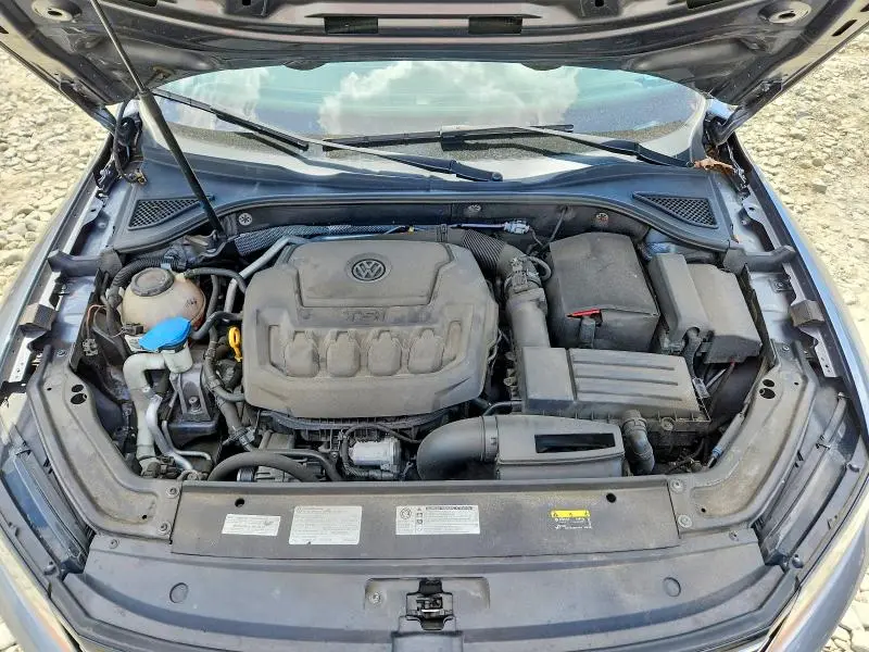 2018 VOLKSWAGEN PASSAT SE  