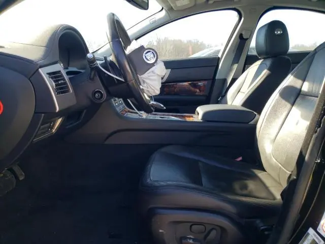 2011 JAGUAR XF 
