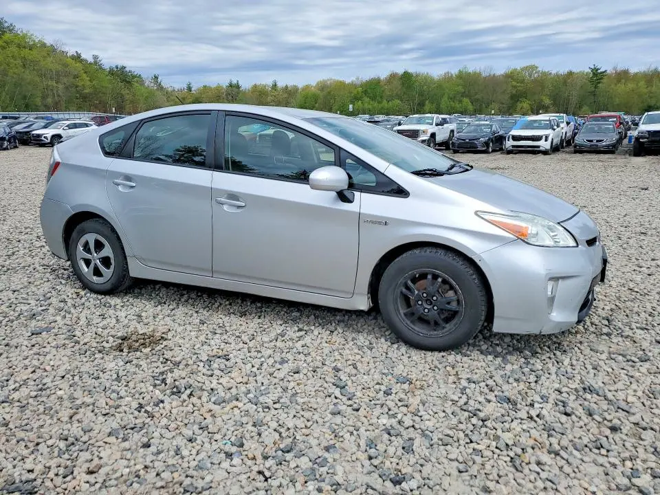 2013 TOYOTA PRIUS TWO  
