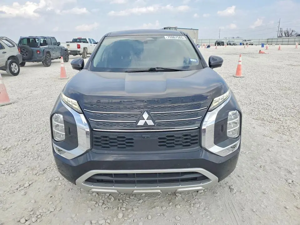 2022 MITSUBISHI OUTLANDER SE  