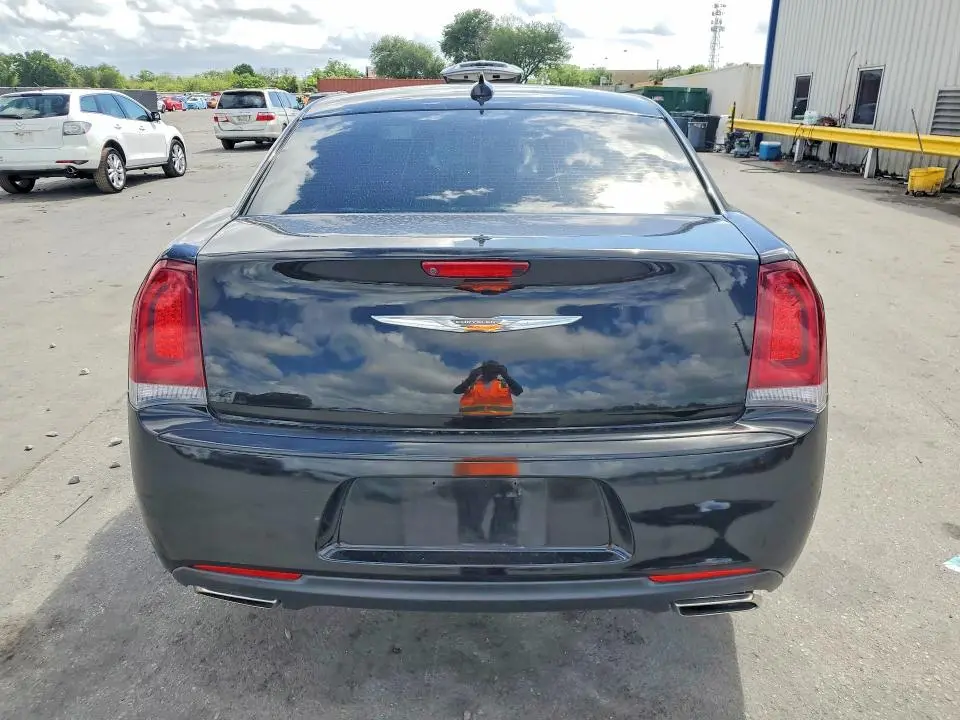 2019 CHRYSLER 300 S  