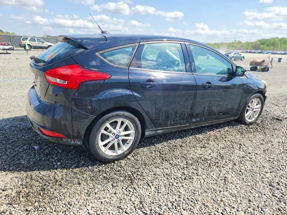 2017 FORD FOCUS SE  