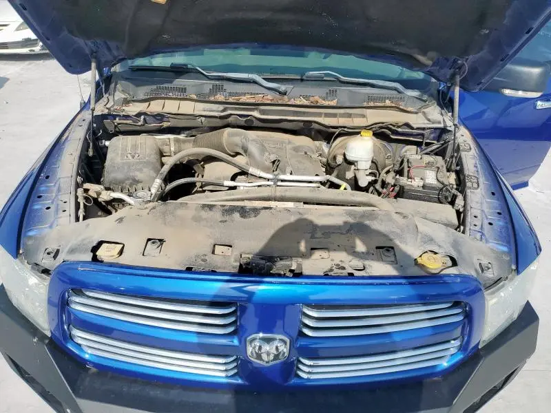 2016 RAM 1500 SLT  