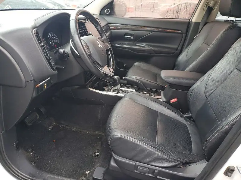 2018 MITSUBISHI OUTLANDER SE  