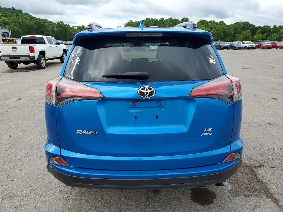 2018 TOYOTA RAV4 LE  