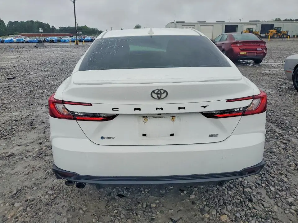 2025 TOYOTA CAMRY SE  