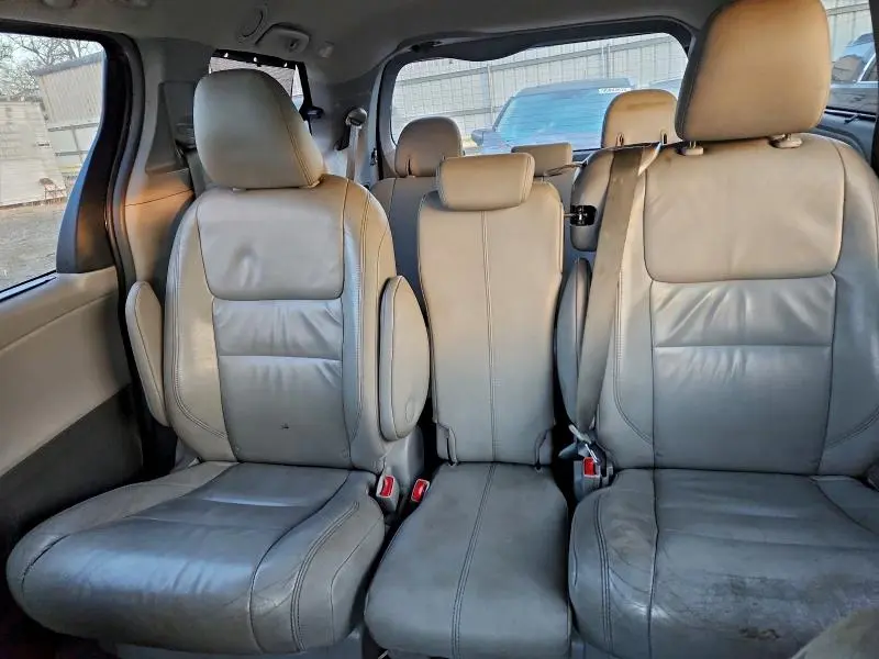 2015 TOYOTA SIENNA XLE  