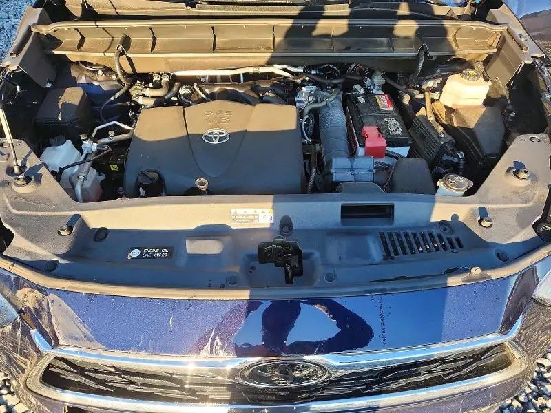 2020 TOYOTA HIGHLANDER LIMITED  