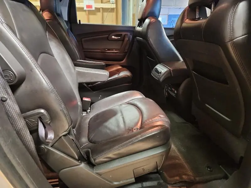2012 CHEVROLET TRAVERSE LT  