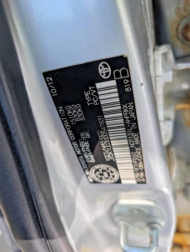 2013 TOYOTA YARIS 5-DOOR L  