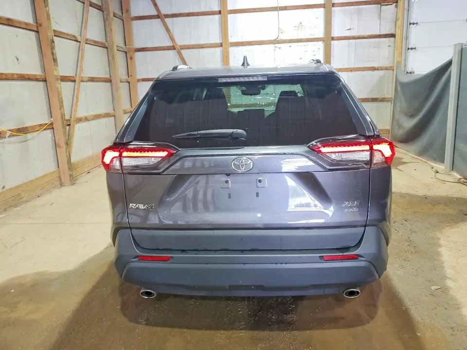 2023 TOYOTA RAV4 XLE  