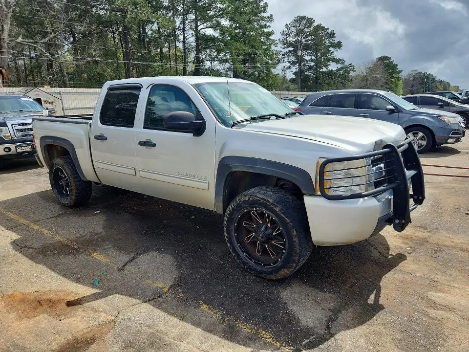 2010 CHEVROLET SILVERADO K1500 LT  