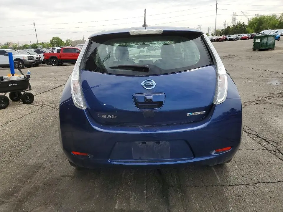 2017 NISSAN LEAF SV  