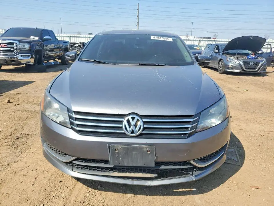 2013 VOLKSWAGEN PASSAT SE  