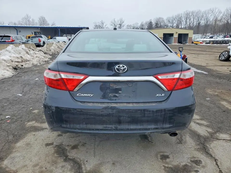 2016 TOYOTA CAMRY XLE  