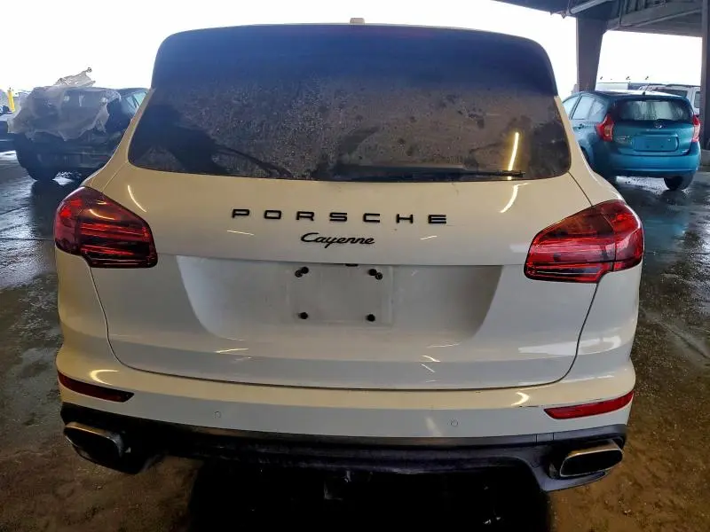 2016 PORSCHE CAYENNE   