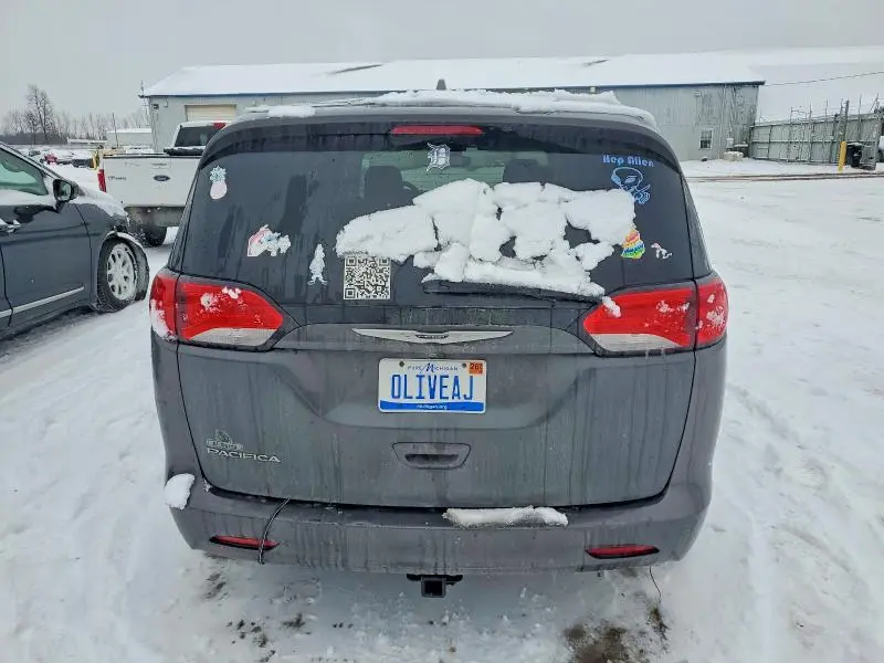 2017 CHRYSLER PACIFICA LX  