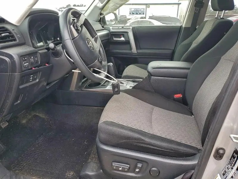 2023 TOYOTA 4RUNNER SE  