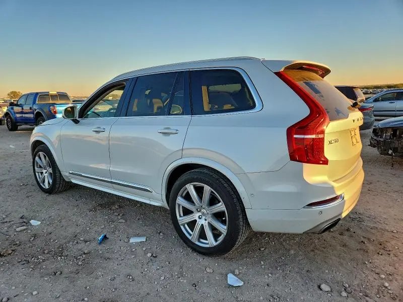 2016 VOLVO XC90 T6  