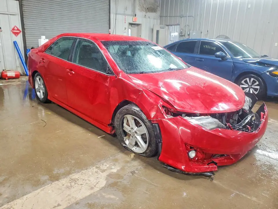 2014 TOYOTA CAMRY SE  