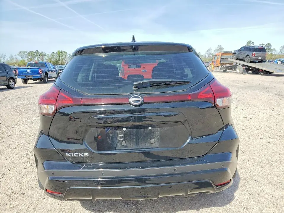 2024 NISSAN KICKS S  