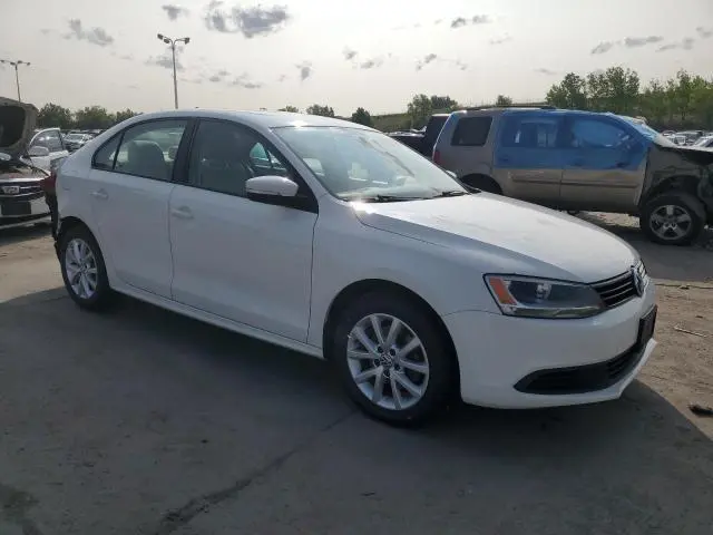 2011 VOLKSWAGEN JETTA SE  