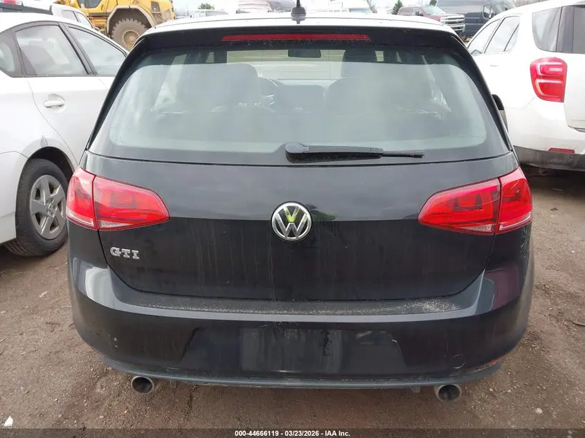 2015 VOLKSWAGEN GOLF GTI 2.0T SE 4-DOOR