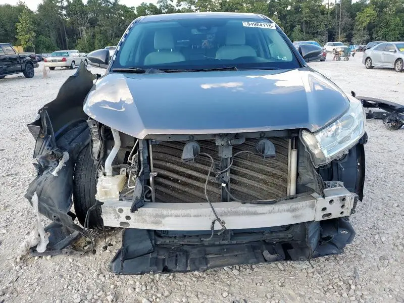 2018 TOYOTA HIGHLANDER LE  