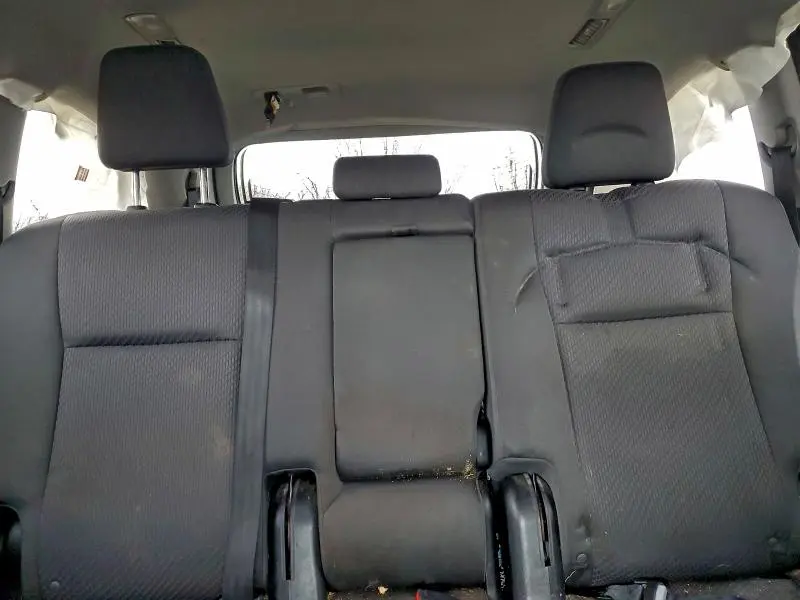 2016 TOYOTA HIGHLANDER LE  