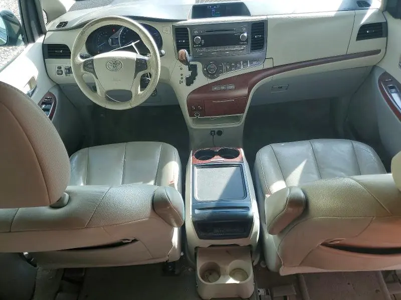 2013 TOYOTA SIENNA XLE 8-PASSENGER  