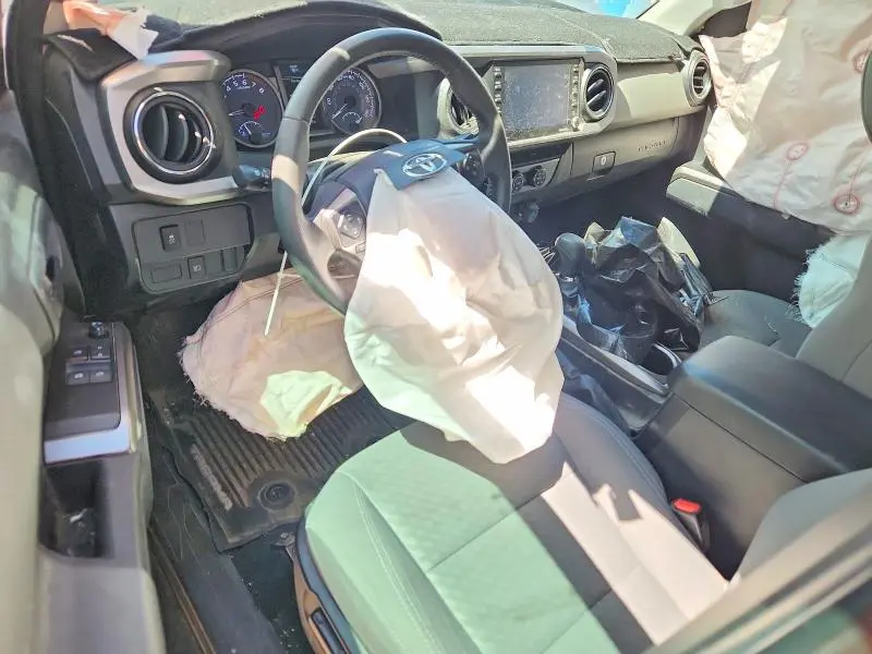 2020 TOYOTA TACOMA SR5 V6  