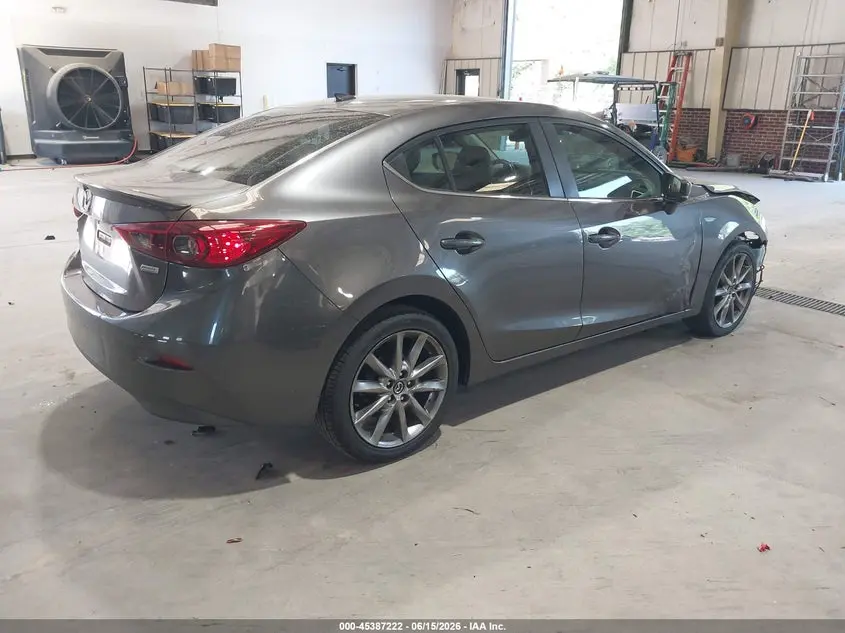 2018 MAZDA MAZDA3 TOURING