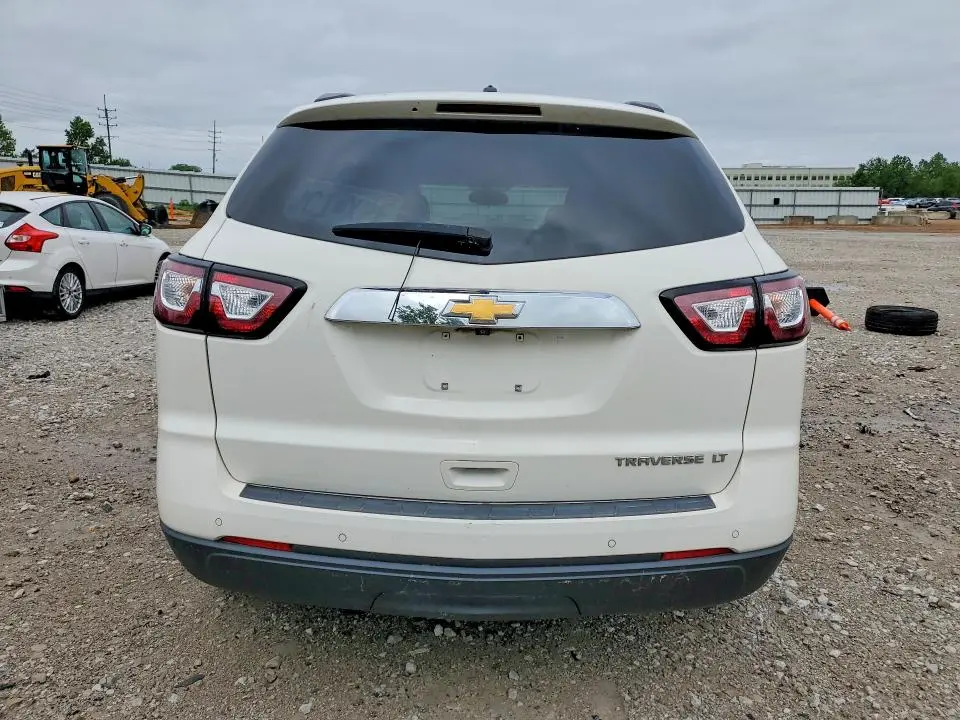 2015 CHEVROLET TRAVERSE LT  
