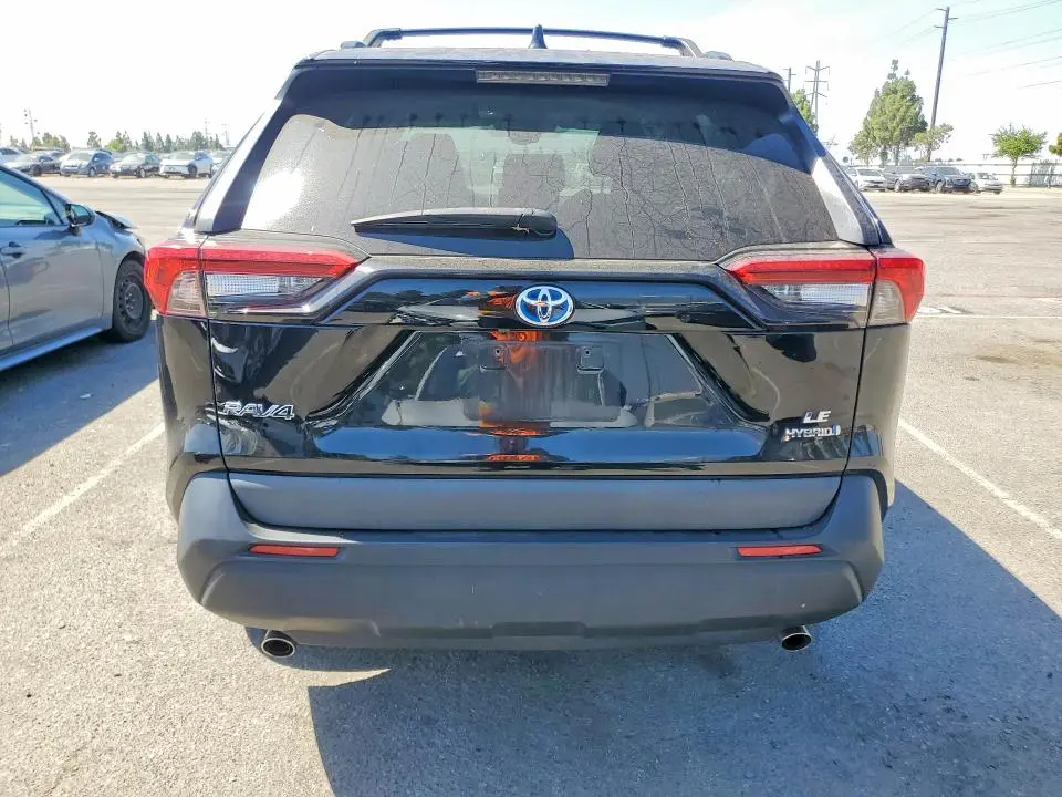 2021 TOYOTA RAV4 LE  