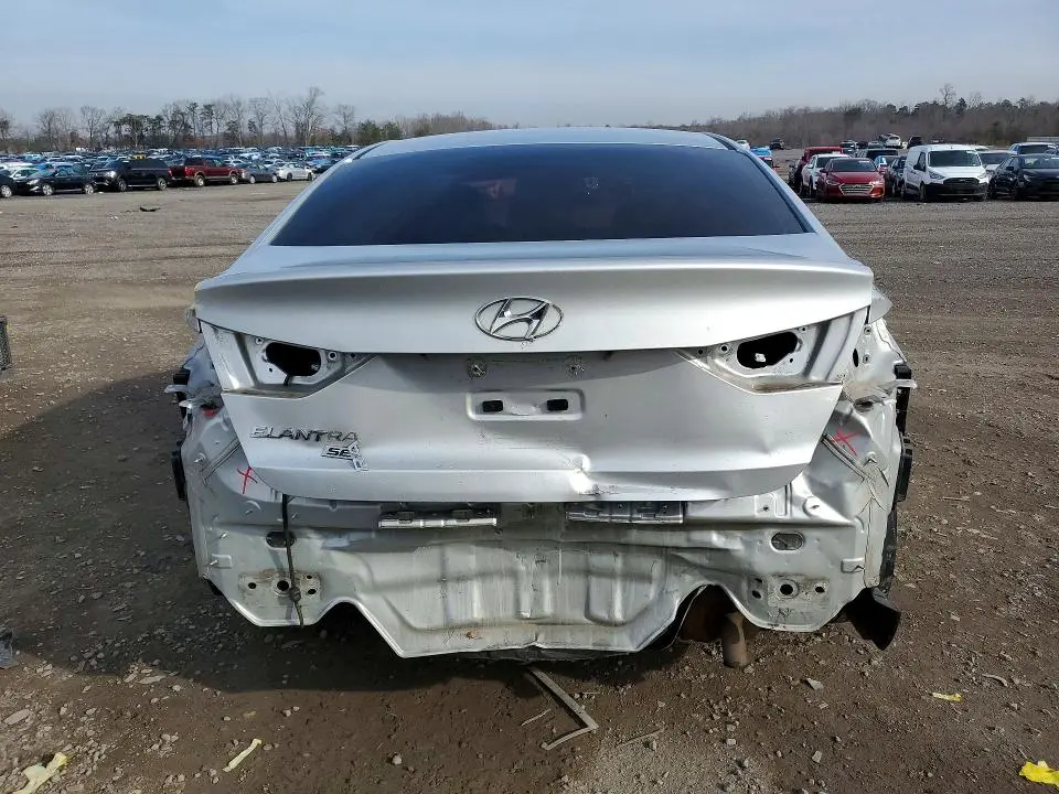 2018 HYUNDAI ELANTRA SE  