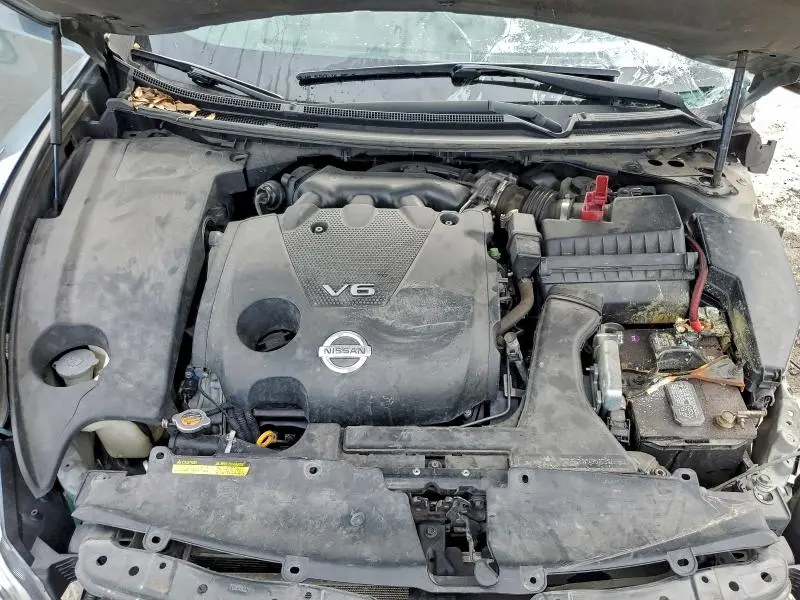 2010 NISSAN MAXIMA S  