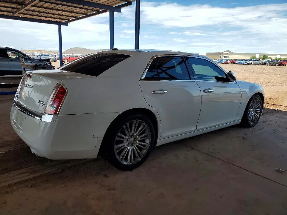 2011 CHRYSLER 300C   