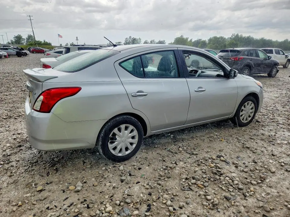 2019 NISSAN VERSA SV  