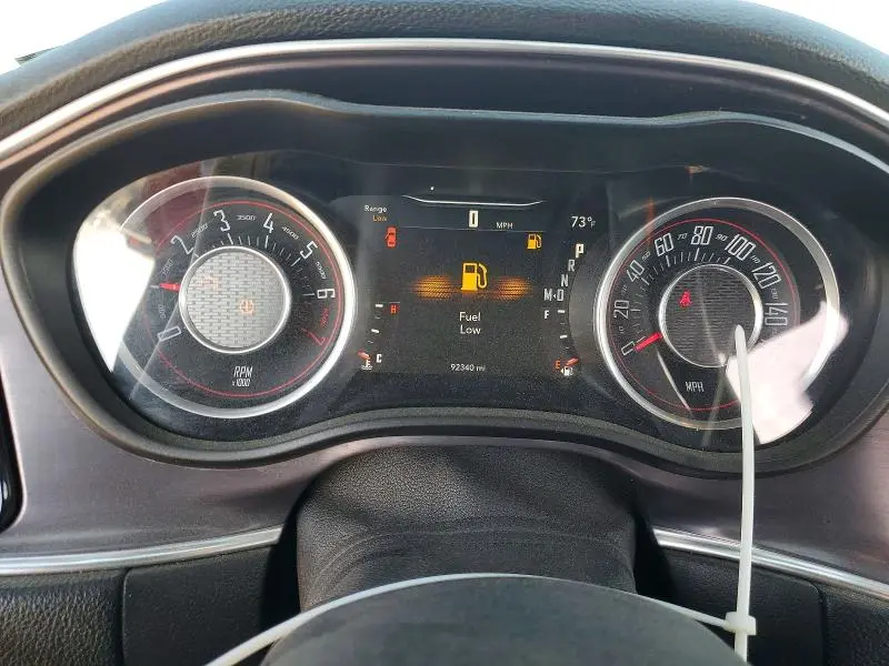 2015 DODGE CHALLENGER SXT  