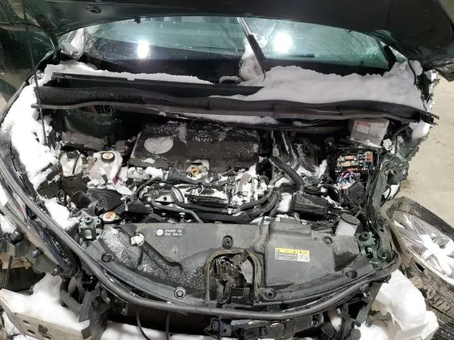 2021 TOYOTA SIENNA XLE  