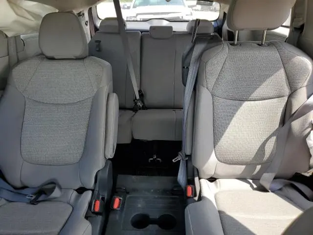 2024 TOYOTA SIENNA LE  