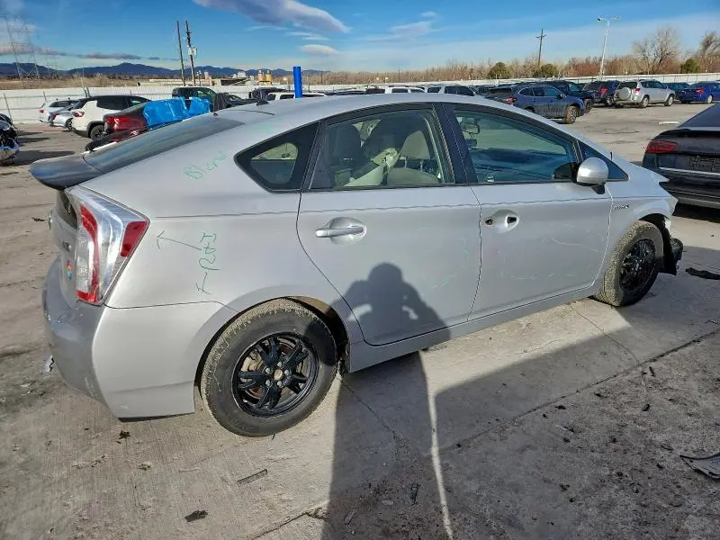 2015 TOYOTA PRIUS   