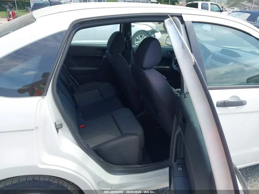 2011 FORD FOCUS SE